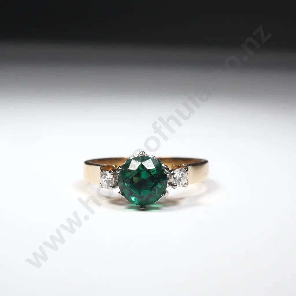 18ct Gold Emerald & Diamond Ring w Valuation for $3,965 Image 1++
