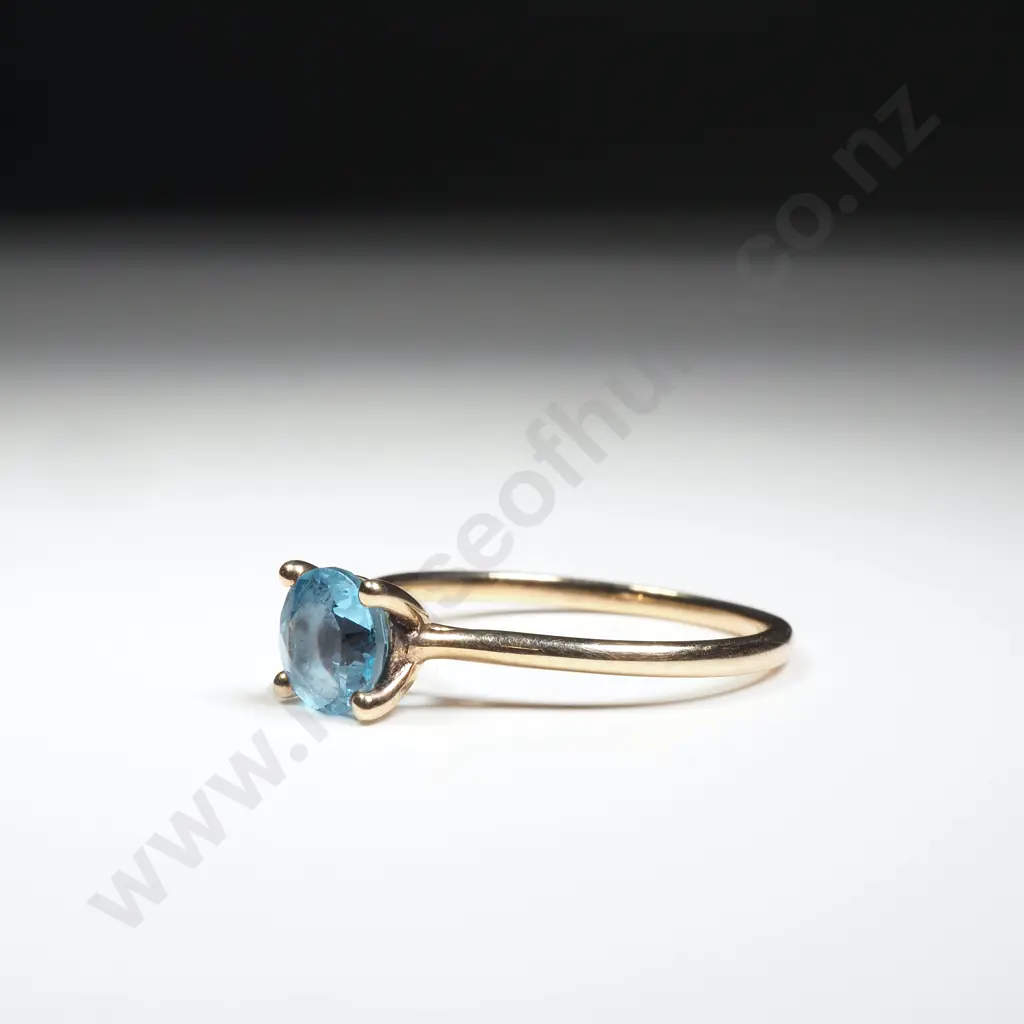 Michael Hill 10c Gold Blue Stone Ring Image 1++