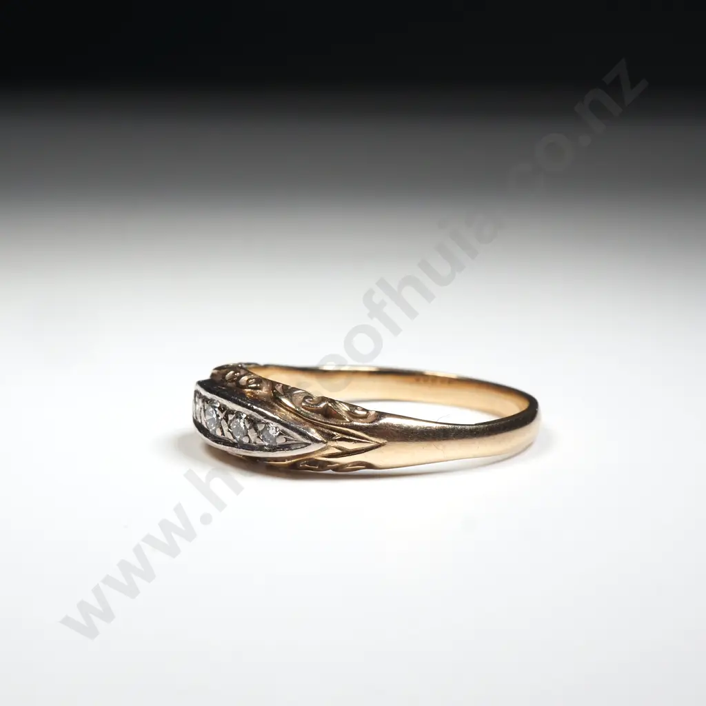 Antique 9ct Gold & Diamond Ring Image 1++