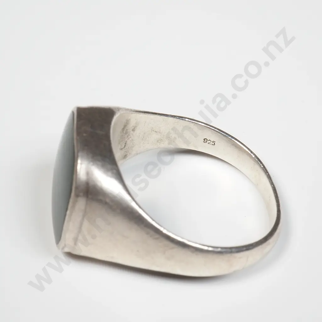 Vintage Sterling Silver & Greenstone Ring Image 1++