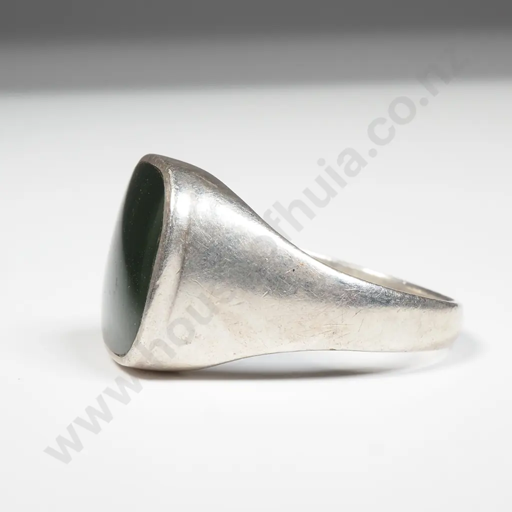Vintage Sterling Silver & Greenstone Ring Image 1++