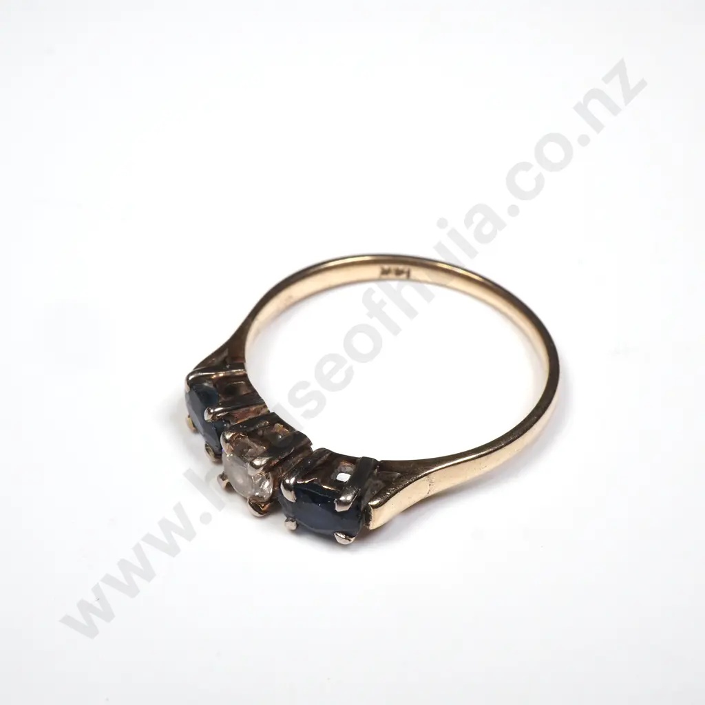 Vintage 14ct Gold Diamond & Sapphire Ring Image 1++