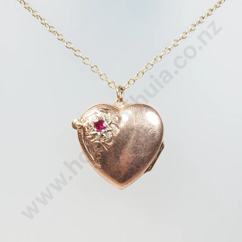 Vintage 9ct Gold Heart Locket Pendant on 9ct Gold Chain Image 1++