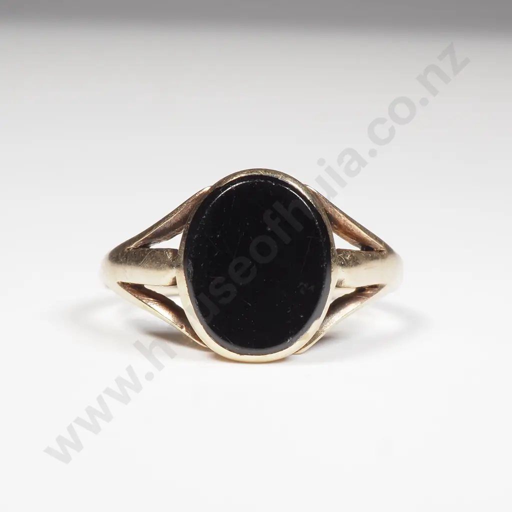 9ct Gold Onyx Signet Ring Image 1++