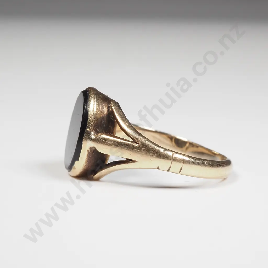 9ct Gold Onyx Signet Ring Image 1++