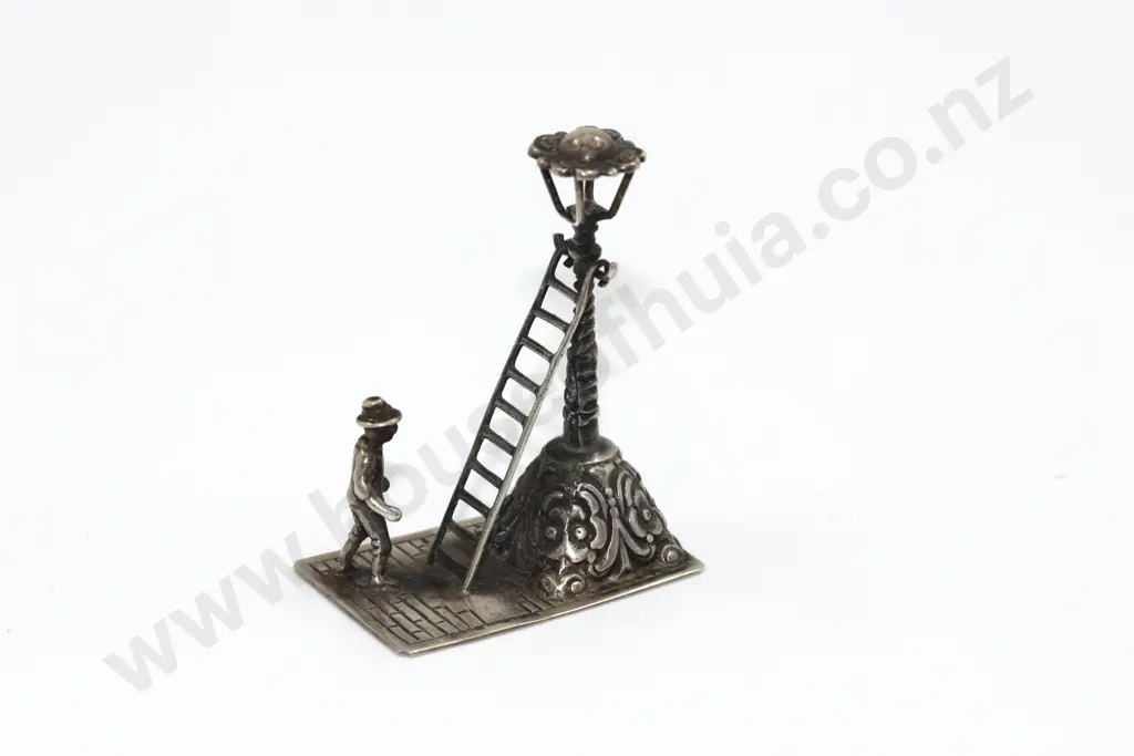 Dutch 835 Silver Figurine: Man climbing lamppost Image 1++