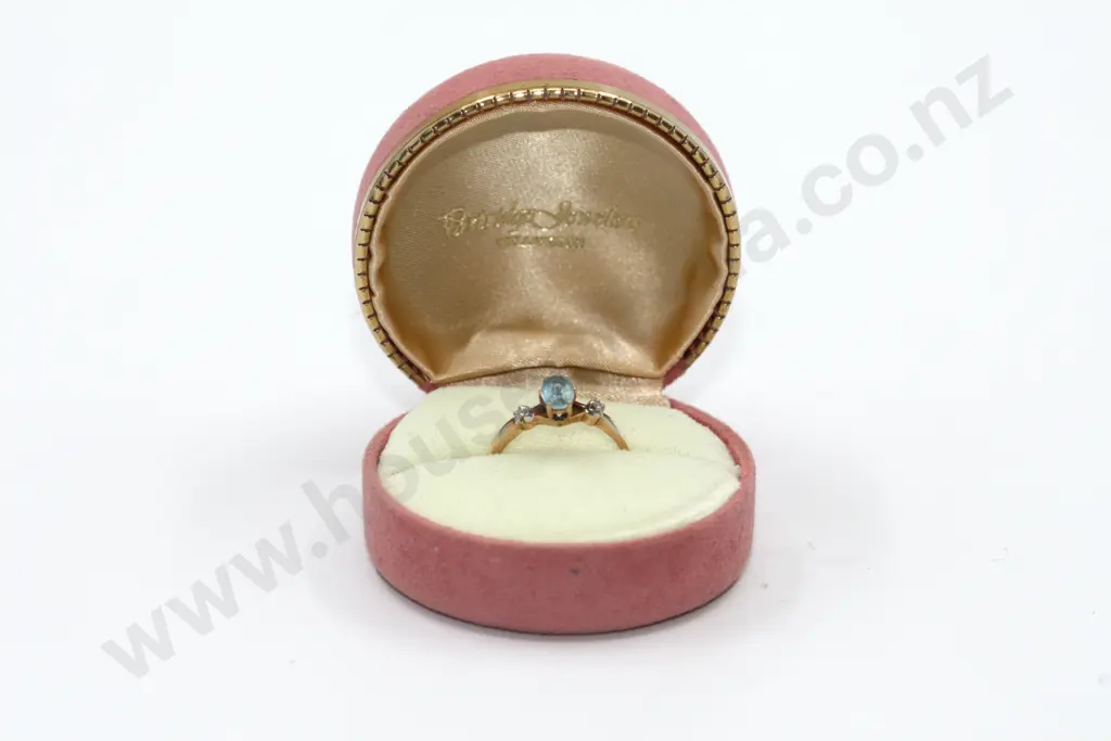 9ct Gold blue topaz ring  Image 1++