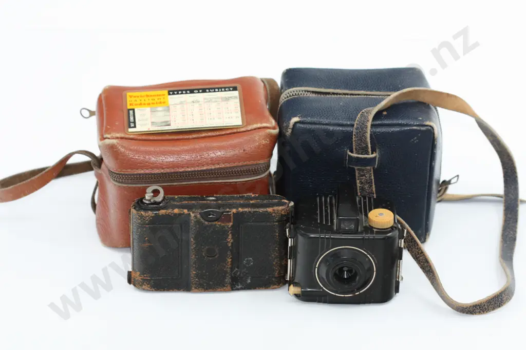 Four Early Film Cameras Image 1++
