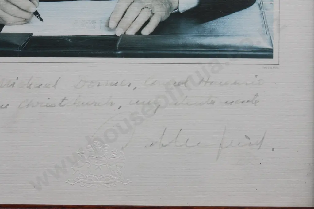 Signed Presentation Photograph of Patricio Aylwin (Chilean President) Image 1++