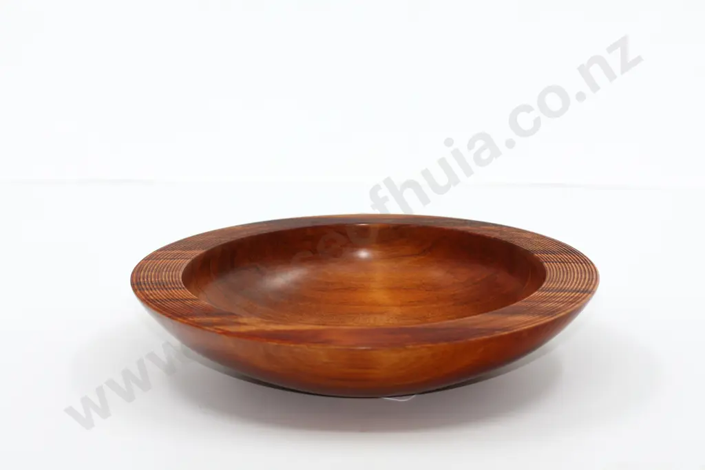Turned Rimu Bowl by Greg Morris Image 1++