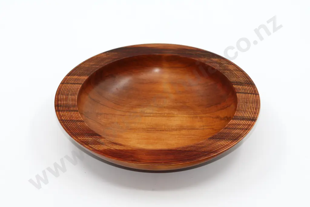 Turned Rimu Bowl by Greg Morris Image 1++
