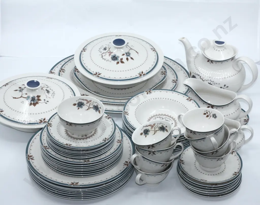 Old Colony Royal Doulton 8 Piece Dinner Set  Image 1++