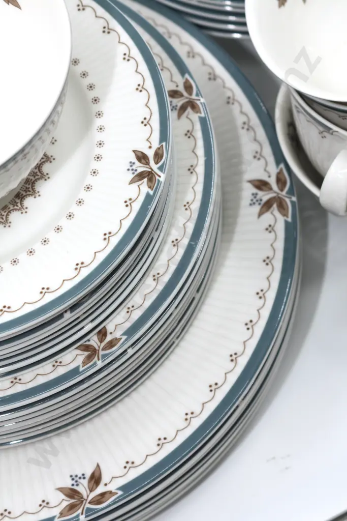 Old Colony Royal Doulton 8 Piece Dinner Set  Image 1++