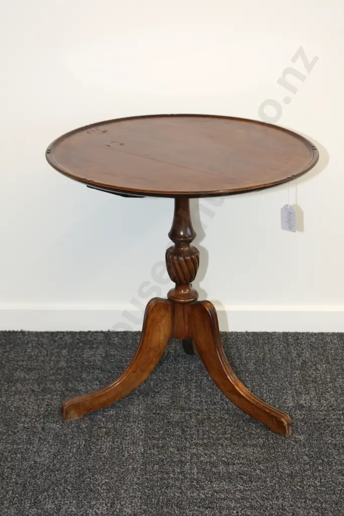Antique Circular Side Table (Medium) Image 1++