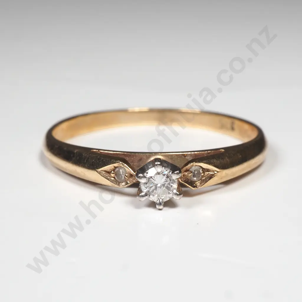 9ct Gold Diamond Ring Image 1++