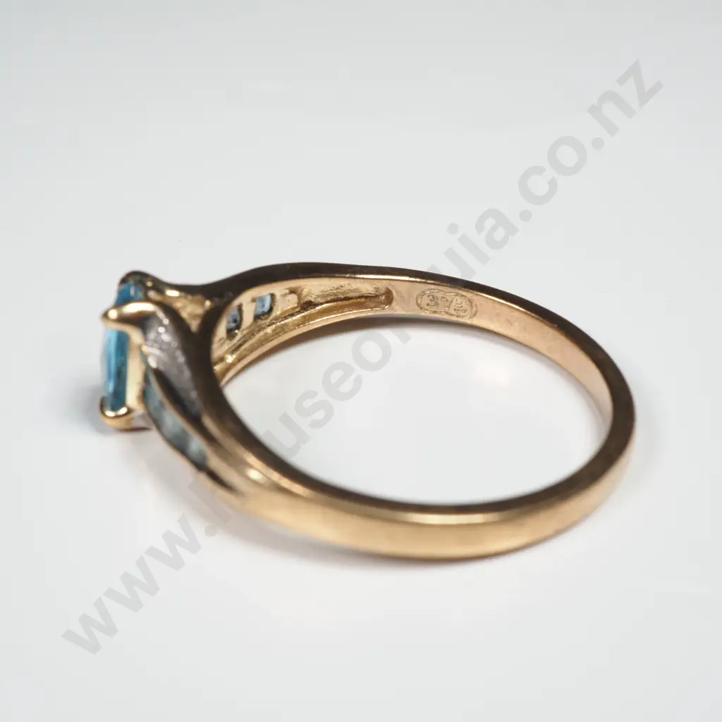 9ct Gold Blue Gem Ring Image 1++