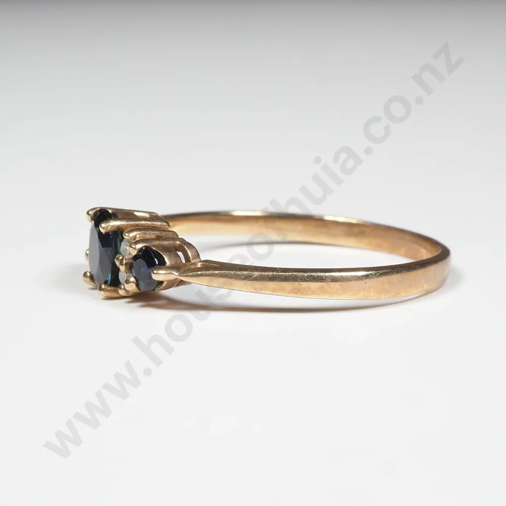 Vintage 9ct Gold Sapphire Ring Image 1++