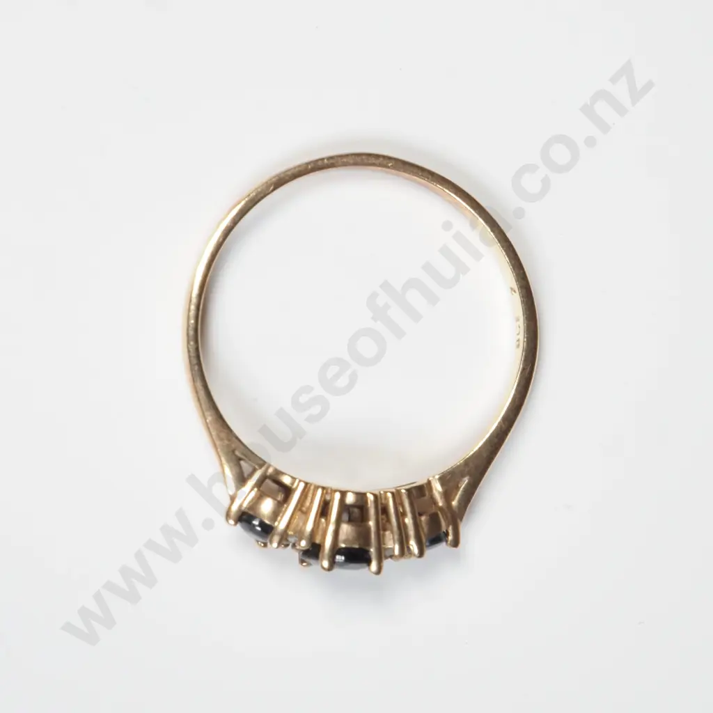 Vintage 9ct Gold Sapphire Ring Image 1++
