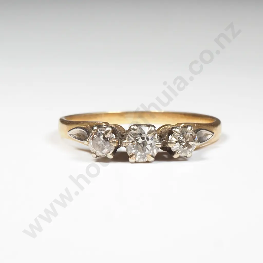 Vintage 18ct Gold Trilogy Diamond Ring Image 1++