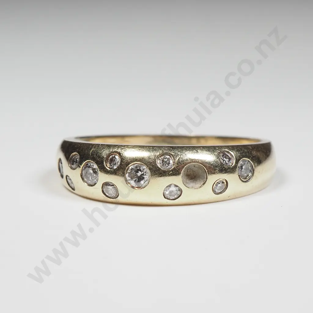10ct Gold Ring A/F (Missing Stone Image 1++