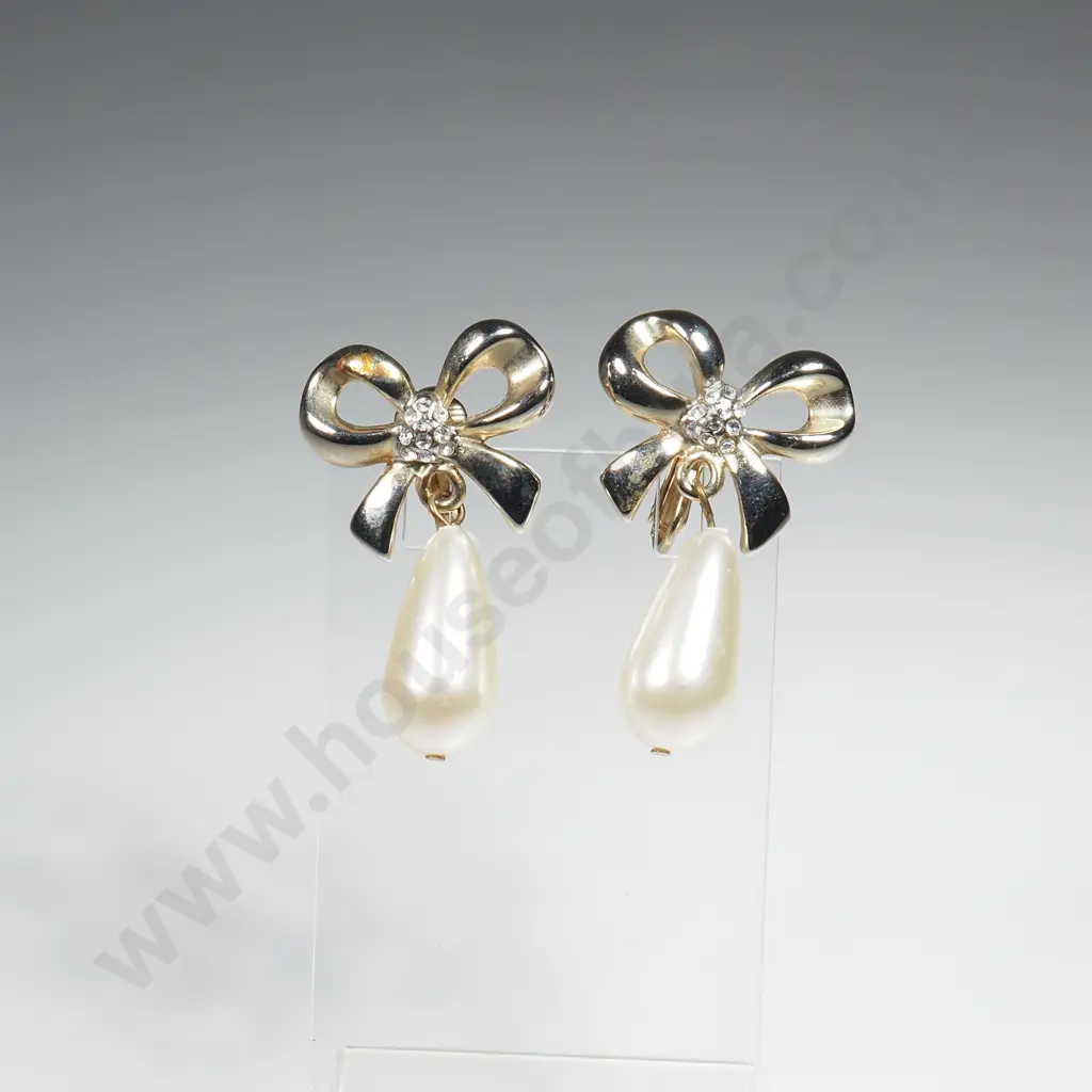 Impressive Costume Earrings Image 1++