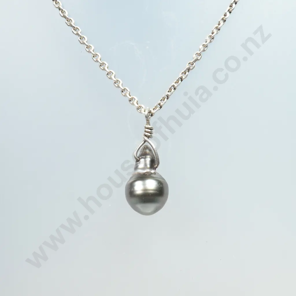 Sterling Silver & Black Pearl Pendant / Necklace Image 1++