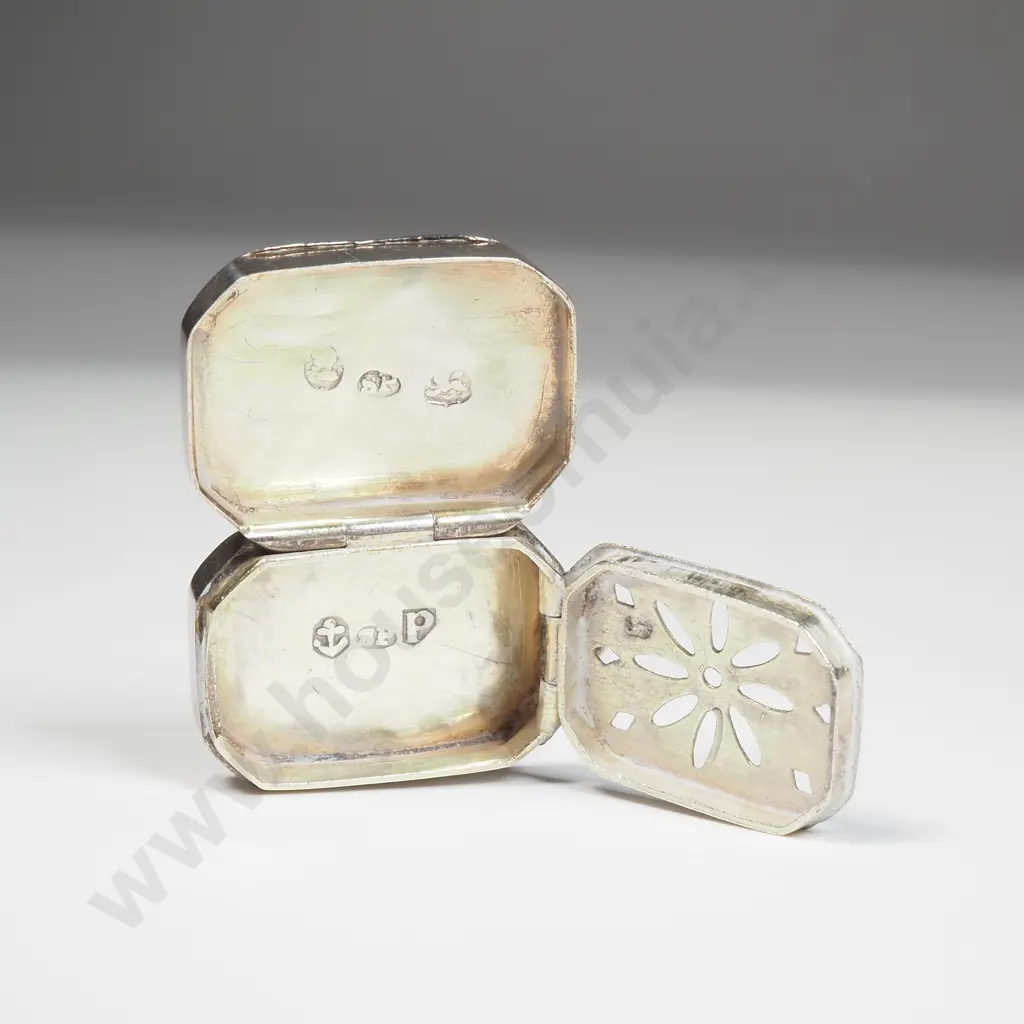 Small Plain Hexagonal Georgian Sterling Silver  Vinaigrette, Marks Indecipherable. Maker SP Image 1++