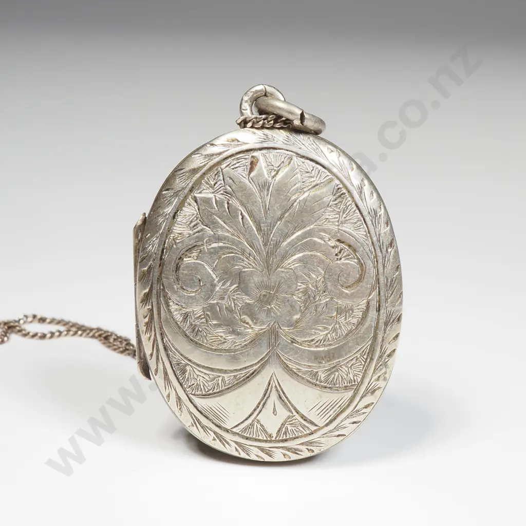 Antique Silver ‘Back & Front’ Locket on Sterling Silver Chain Image 1++