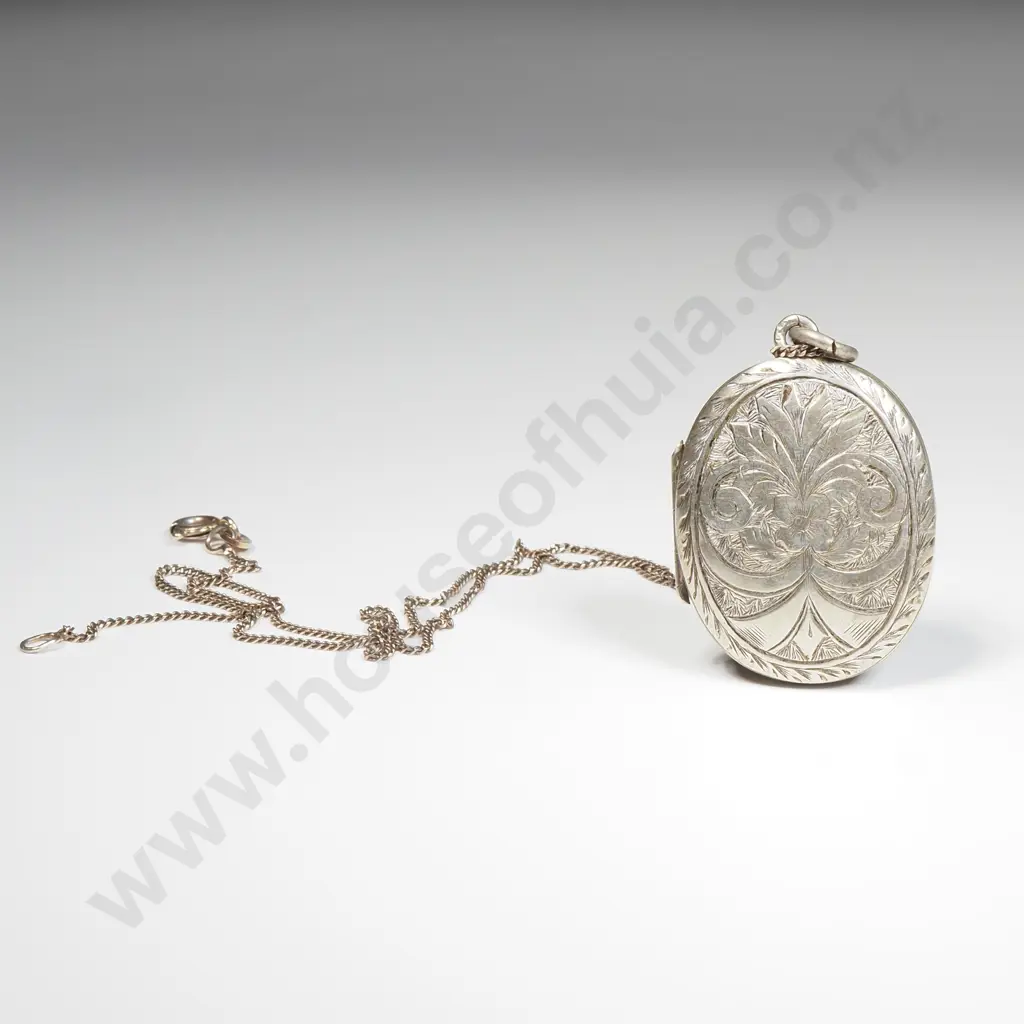 Antique Silver ‘Back & Front’ Locket on Sterling Silver Chain Image 1++