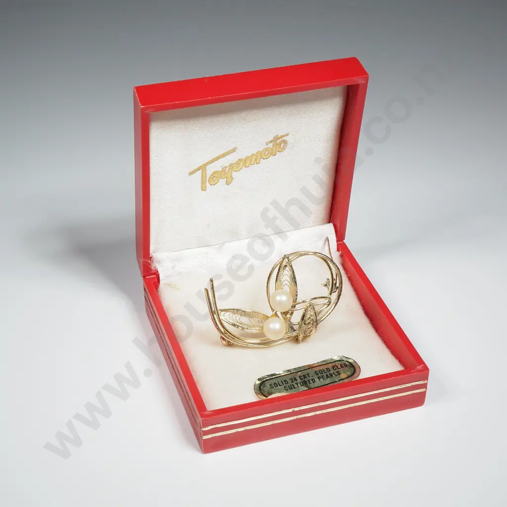 Costume Toyomoto Pearl Brooch Image 1++