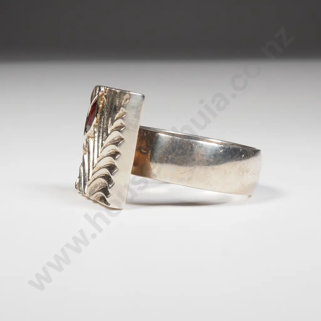Sterling Silver New Zealand Garnet ‘Nikau’ Ring Image 1++