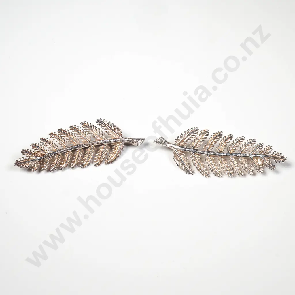 Two Sterling Silver NZ Fern Brooches Image 1++
