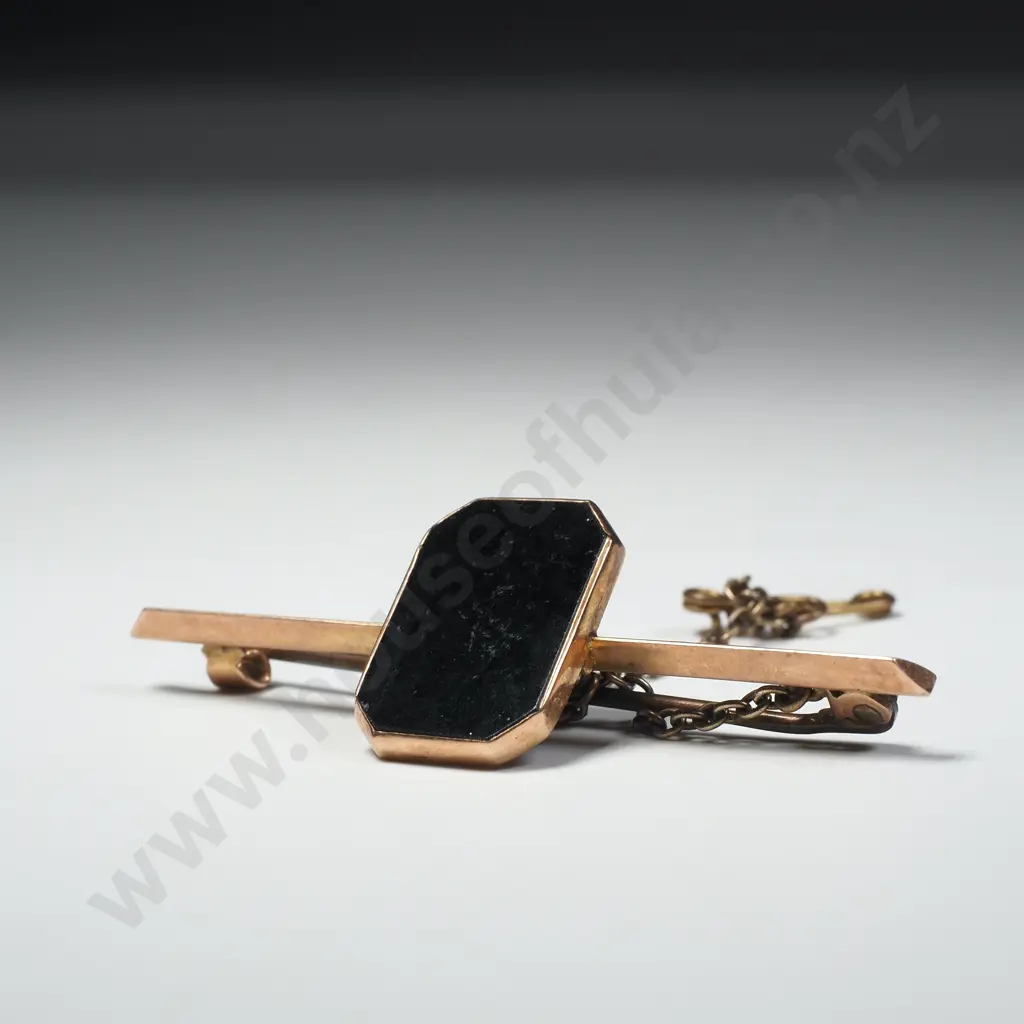 9ct Gold Brooch w Onyx Panel Image 1++