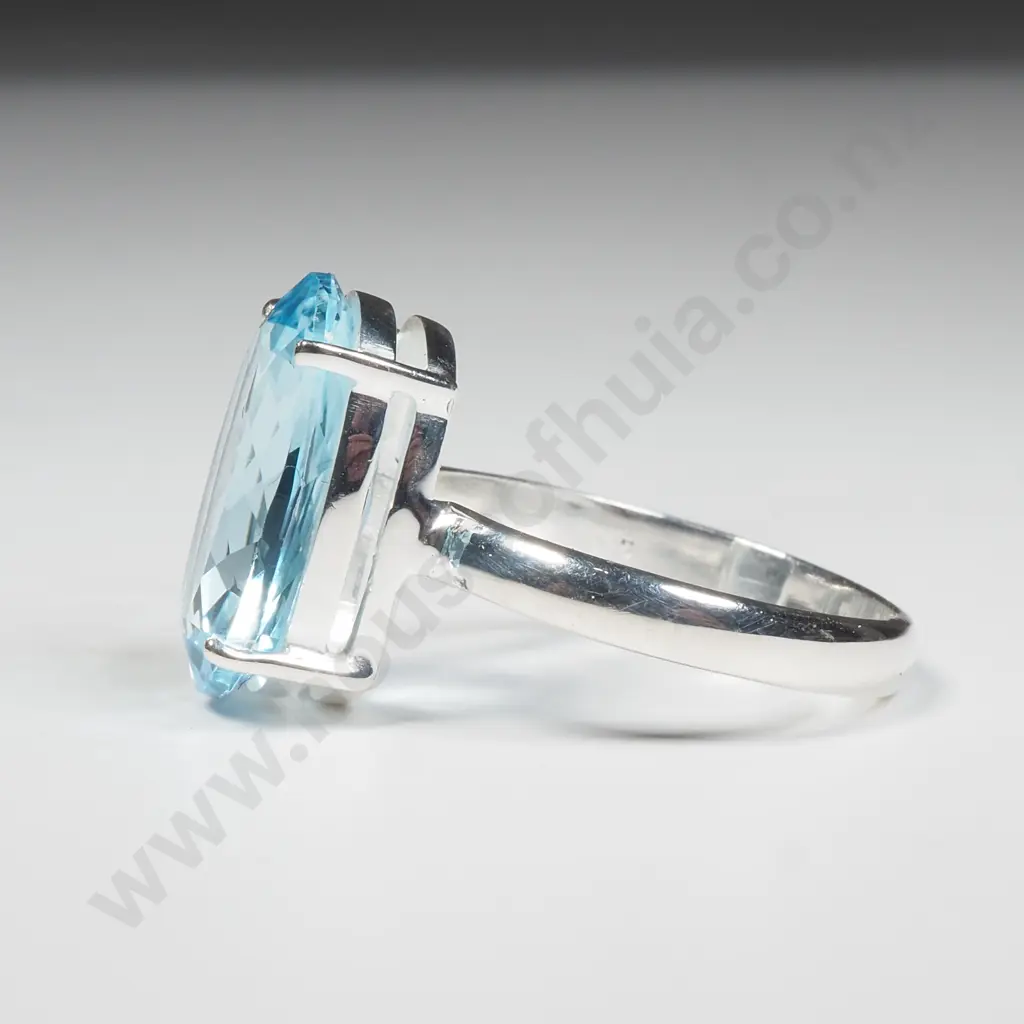 Sterling Silver Sky Blue Topaz Ring Image 1++