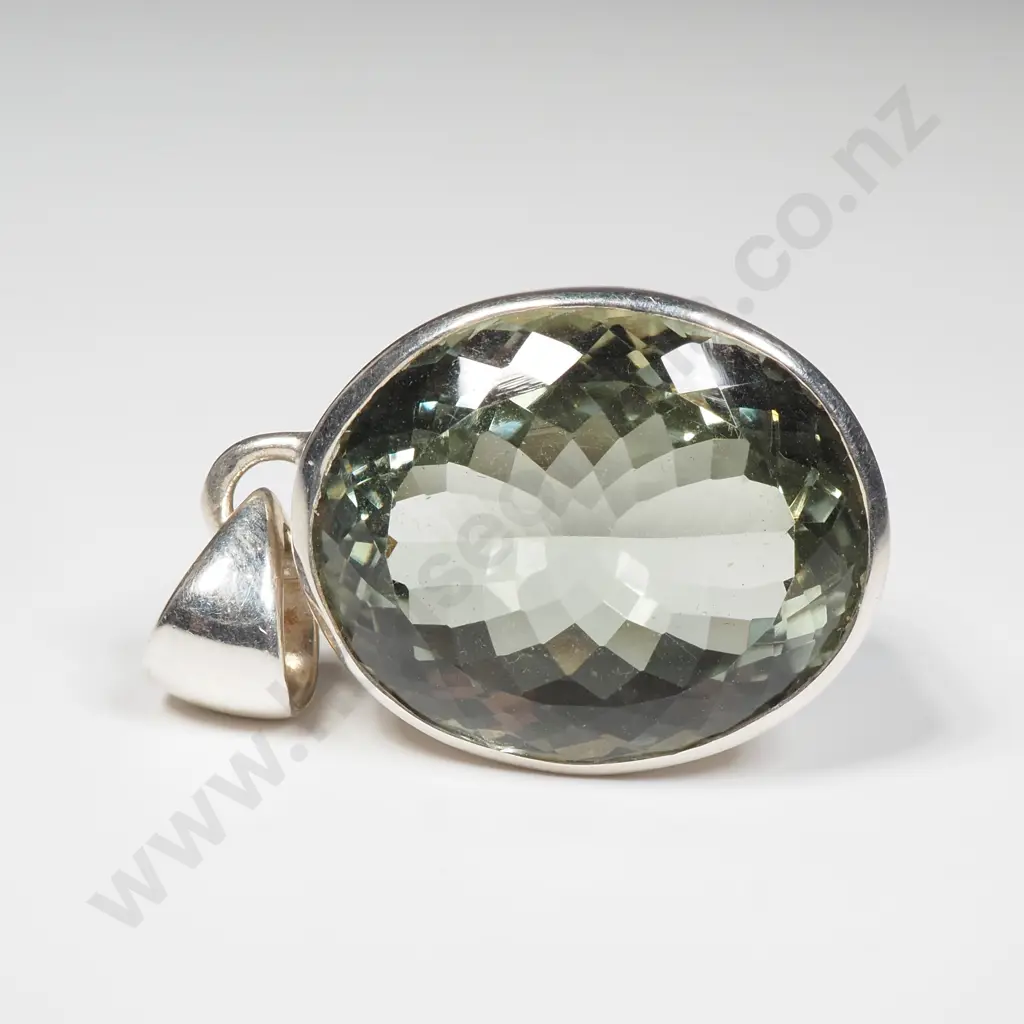 Sterling Silver & Green Gem Pendant Image 1++