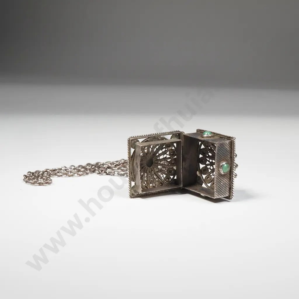 Vintage Sterling Silver Filigree Locket Pendant on Sterling Silver Chain Image 1++