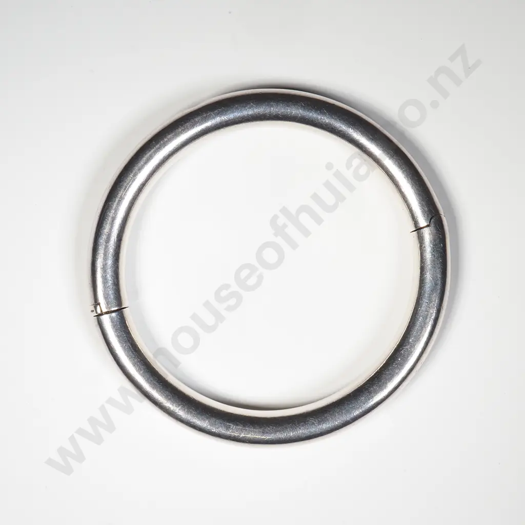 Rounded Sterling Silver Hinged Bracelet Image 1++