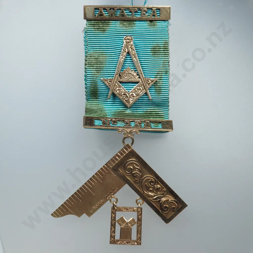 9ct Gold Masonic Lodge Medal Image 1++