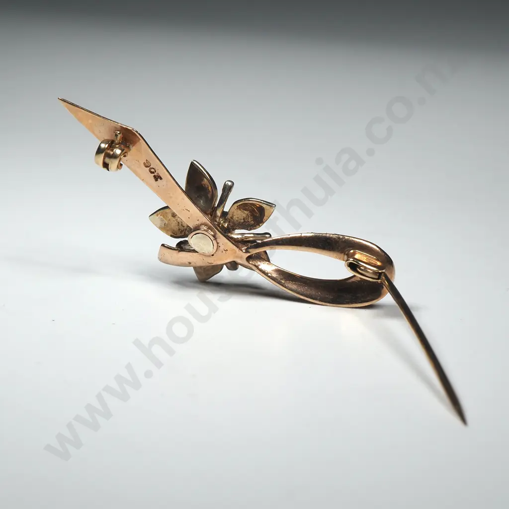 Vintage 9ct Gold Flower Brooch Image 1++