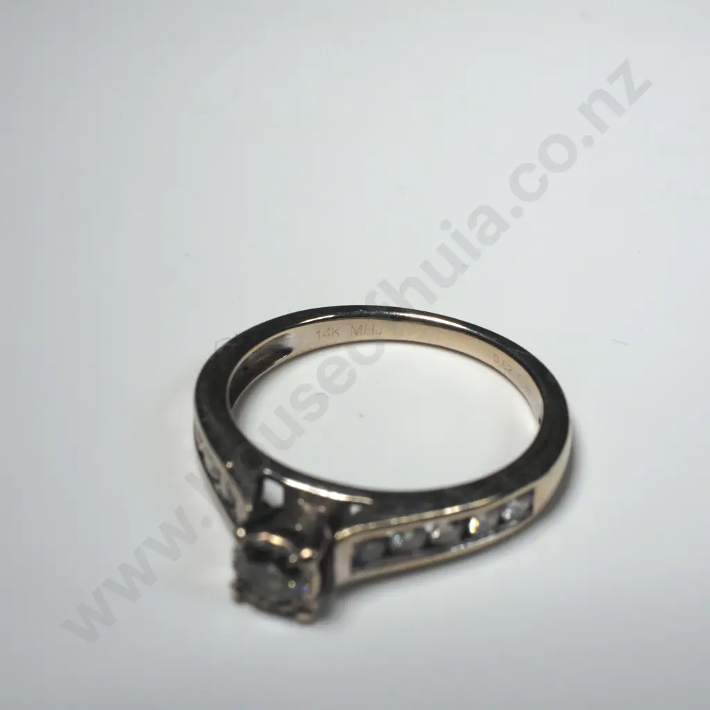 14ct Gold & Diamond Michael Hill Ring Image 1++
