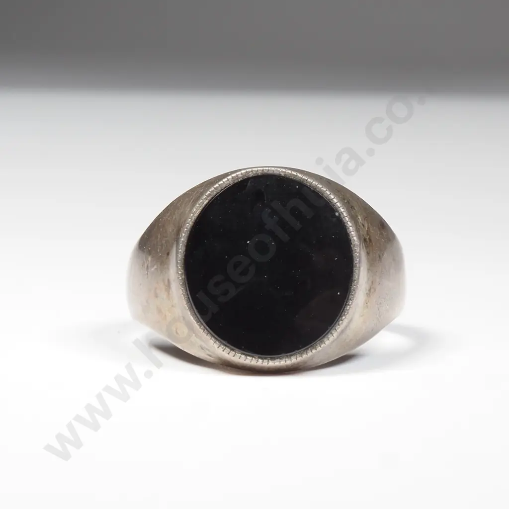 Vintage Sterling Silver & Onyx Ring Image 1++