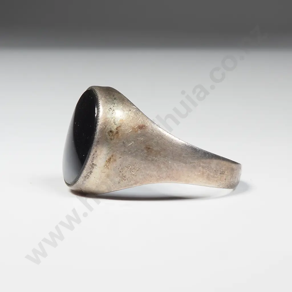 Vintage Sterling Silver & Onyx Ring Image 1++