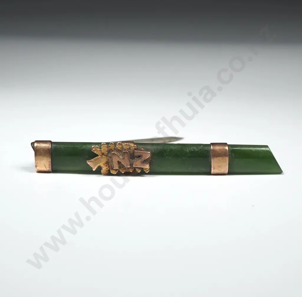 Vintage 9ct Gold Greenstone New Zealand Bar Brooch Image 1++