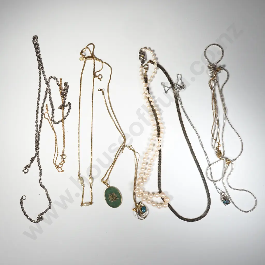 Assorted Lot of Costume Necklaces Image 1++