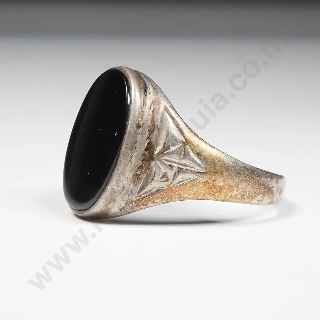 Vintage Sterling Silver & Onyx Ring Image 1++