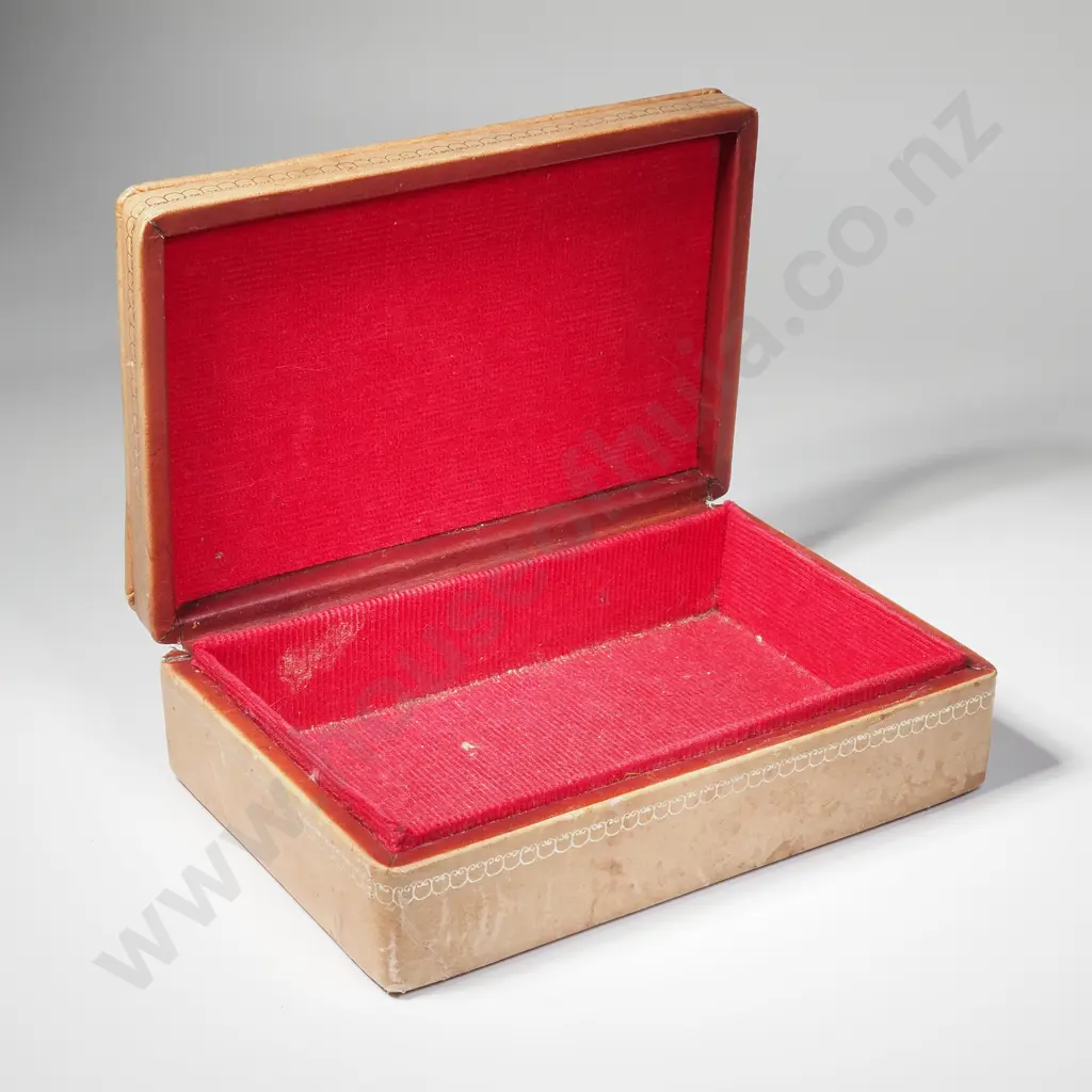 Vintage Leather Cased Jewellery Box Image 1++