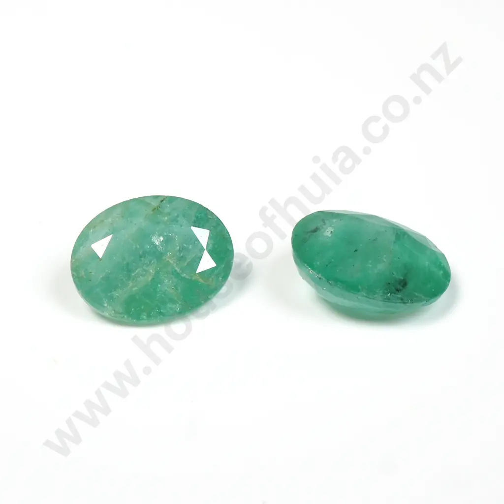 4.3CT Two Loose Emeralds Image 1++