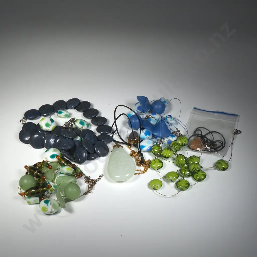 Quantity of Costume Jewellery  , Mainly Stone & Glass Image 1++