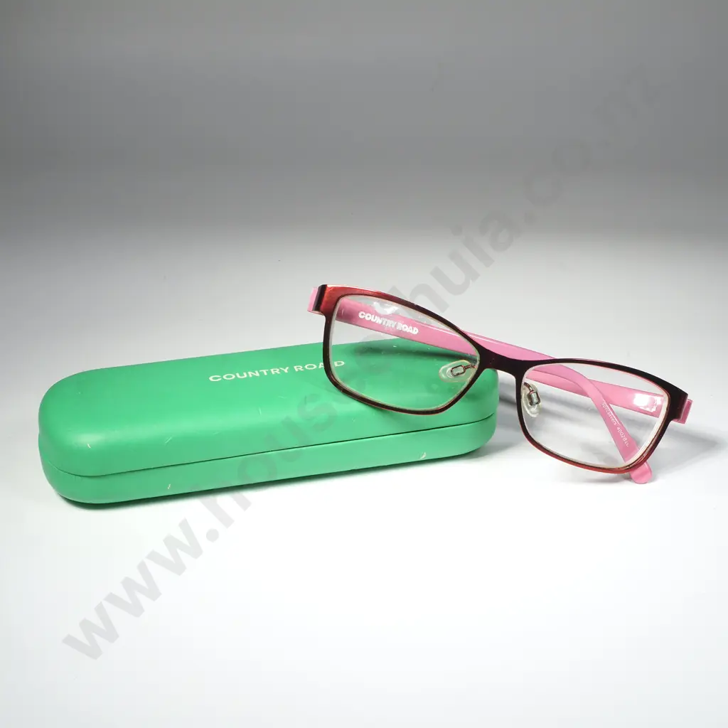 Country Road Two Tone Crimson/ Pink Glasses in a Green Country Road Case Image 1++
