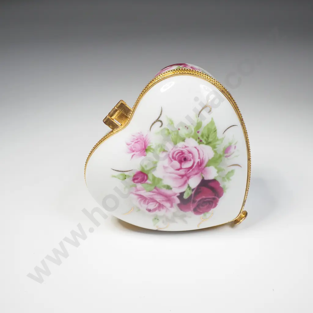 Two Pairs of Costume Earrings & Pendants in Porcelain Box Image 1++